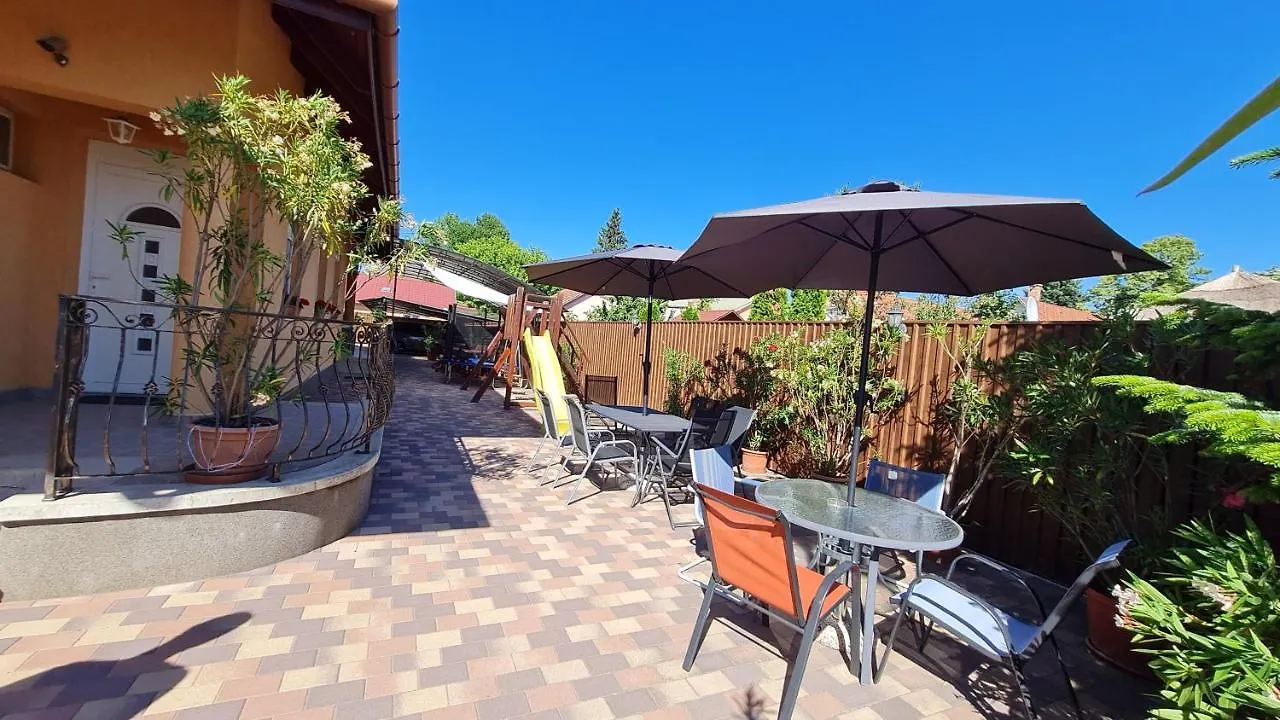 Ada Apartmanhaz Hajduszoboszlo Guest house