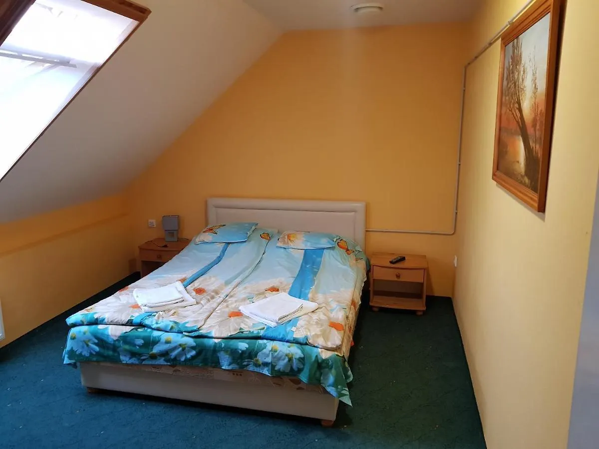 Guest house Ada Apartmanhaz Hajduszoboszlo